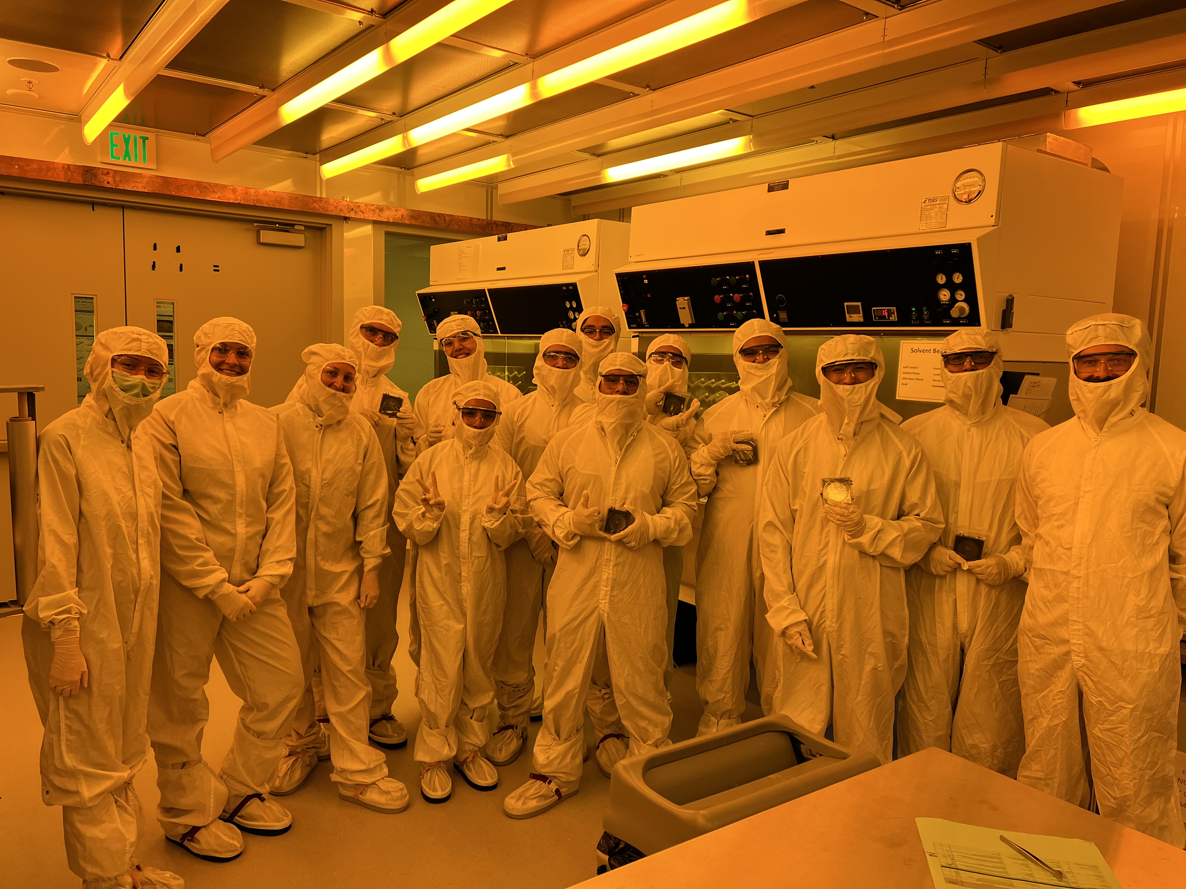 Cleanroom training class for CC students